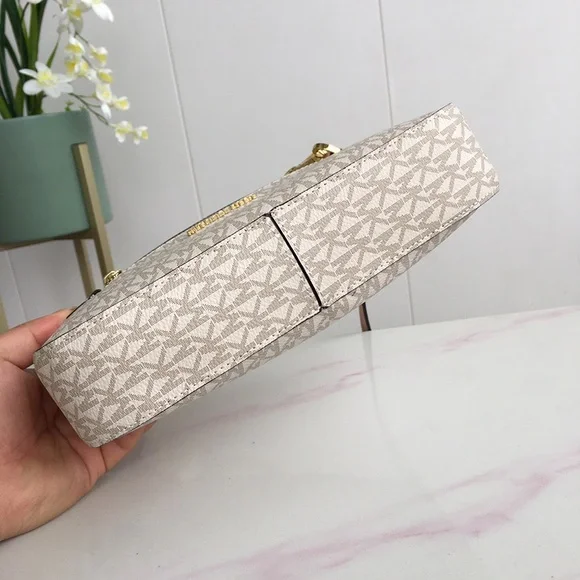 Michael Kors Jet Set Vanilla Blush Zip Crossbody Bag - Picture 4 of 8